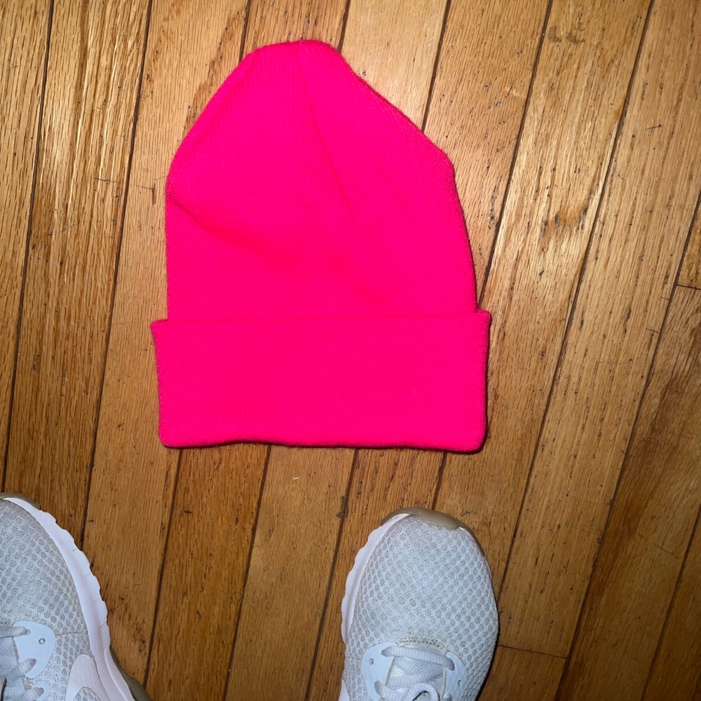 Carhartt women’s Neon Pink Beanie - Picture 2 of 2
